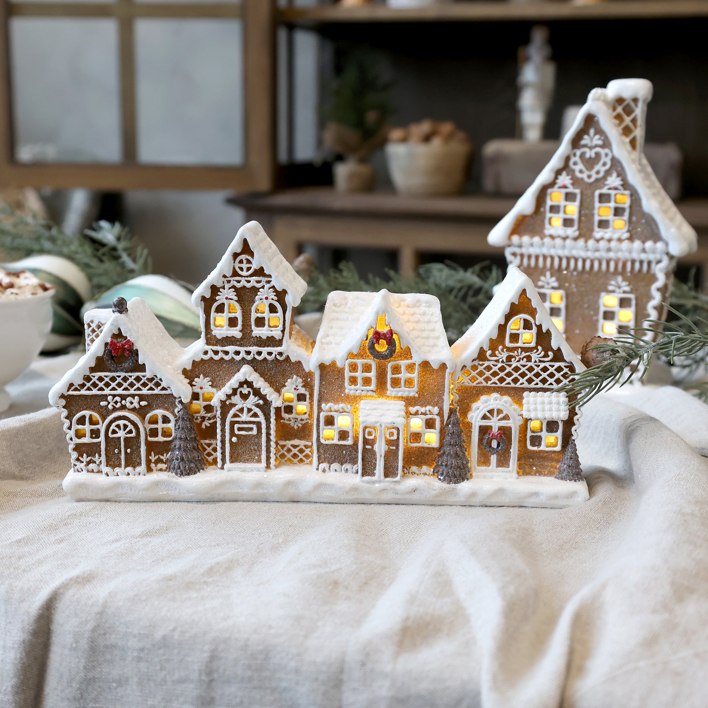 CASA DI PAN DI ZENZERO DI NATALE CON LED CHIC ANTIQUE