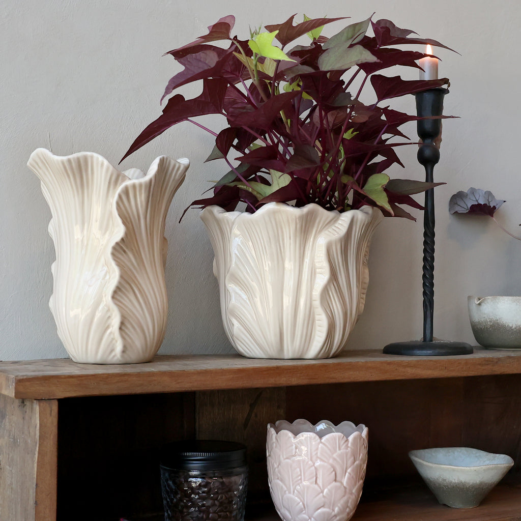 FIORIERA IN MAIOLICA CON FOGLIE CHIC ANTIQUE