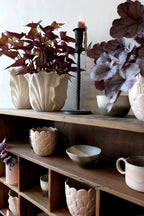 FIORIERA IN MAIOLICA CON FOGLIE CHIC ANTIQUE