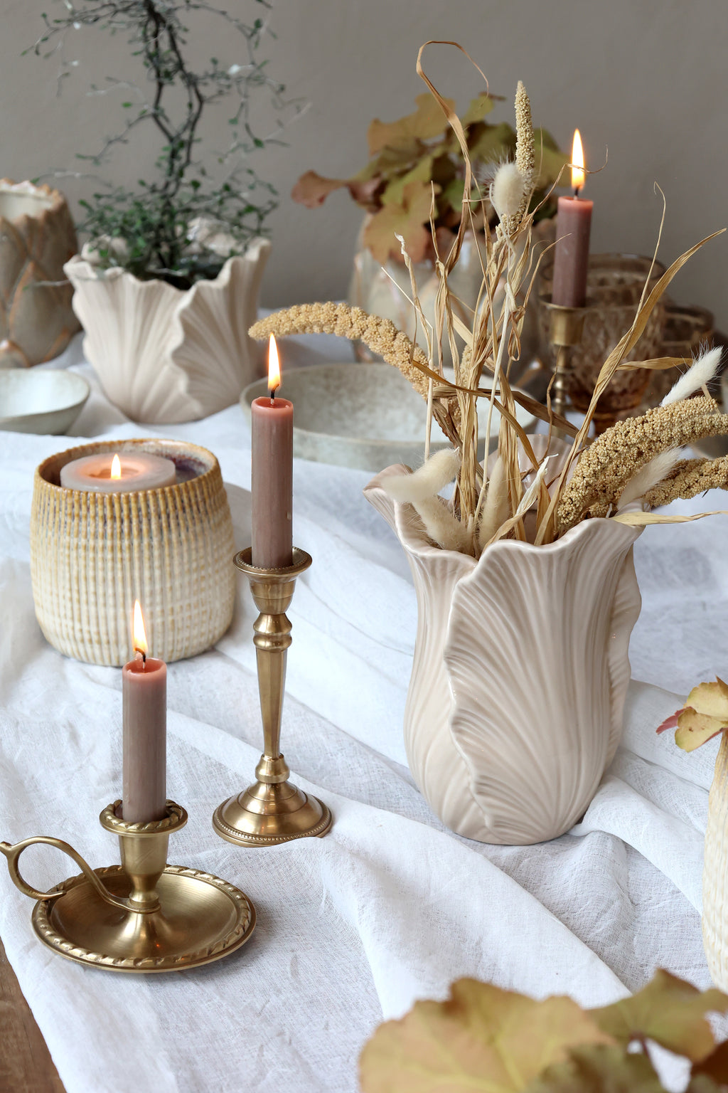 FIORIERA IN MAIOLICA CON FOGLIE CHIC ANTIQUE