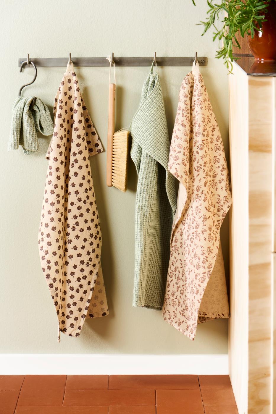 STROFINACCIO VERDE LAVORATO A MAGLIA IB LAURSEN