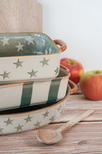 PIATTO QUADRATO VERDE ACCOGLIENTE STELLE 26,2×20,8×6,4 CM ISABELLE ROSE